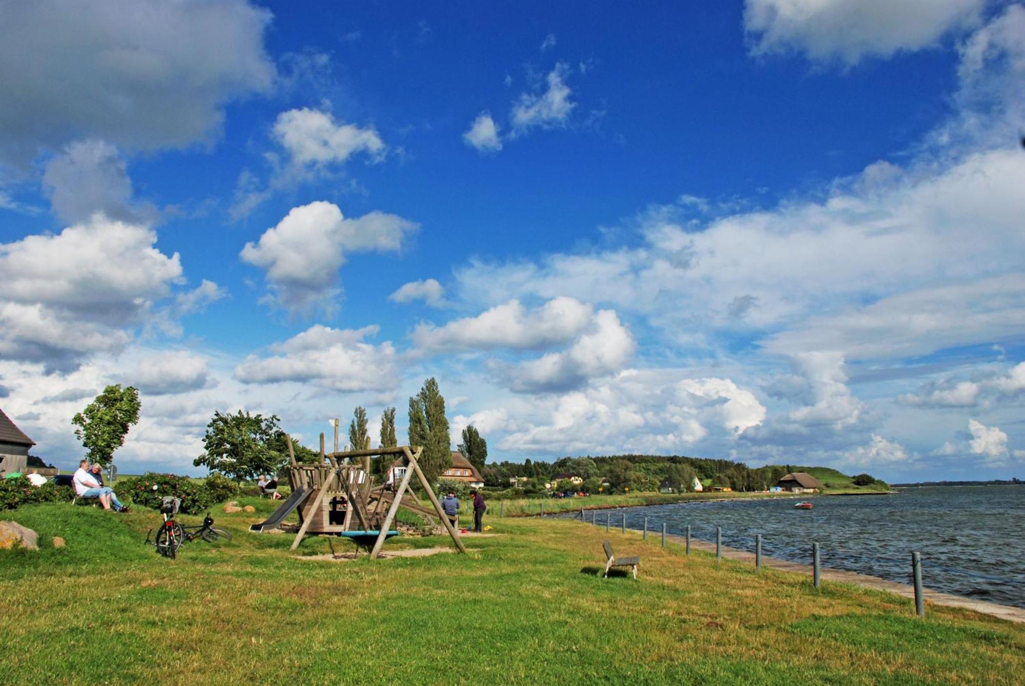 Ferienwohnungen An Der Hagenschen Middelhagen Exterior photo