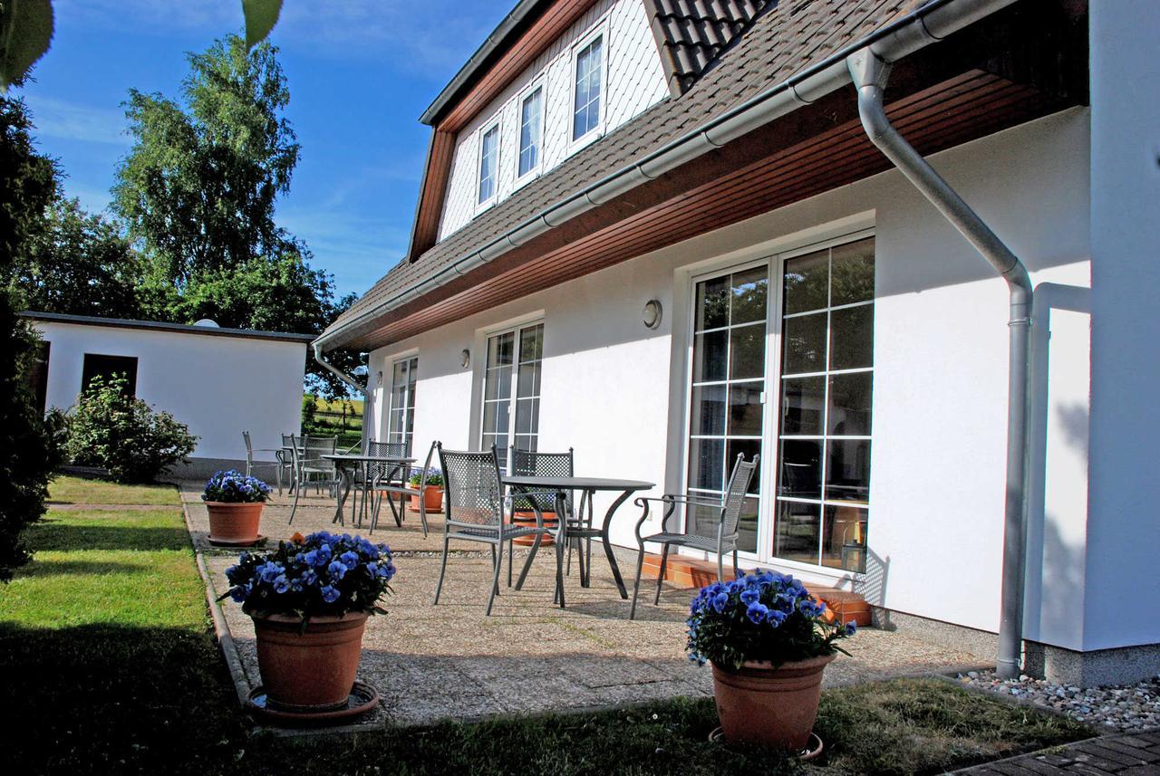 Ferienwohnungen An Der Hagenschen Middelhagen Exterior photo